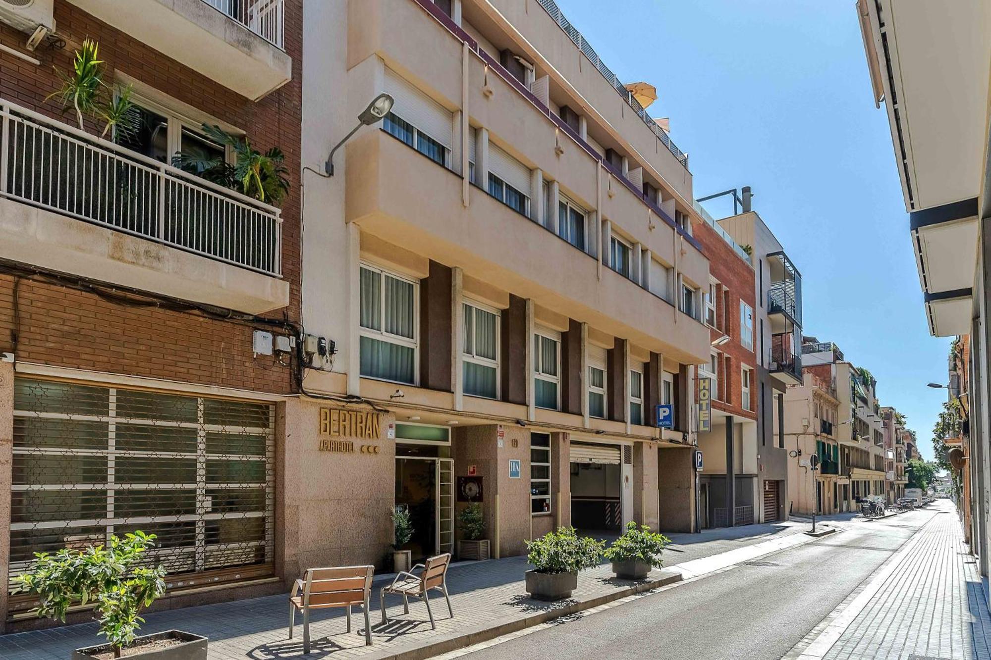 Aparthotel Bertran — Photos 2