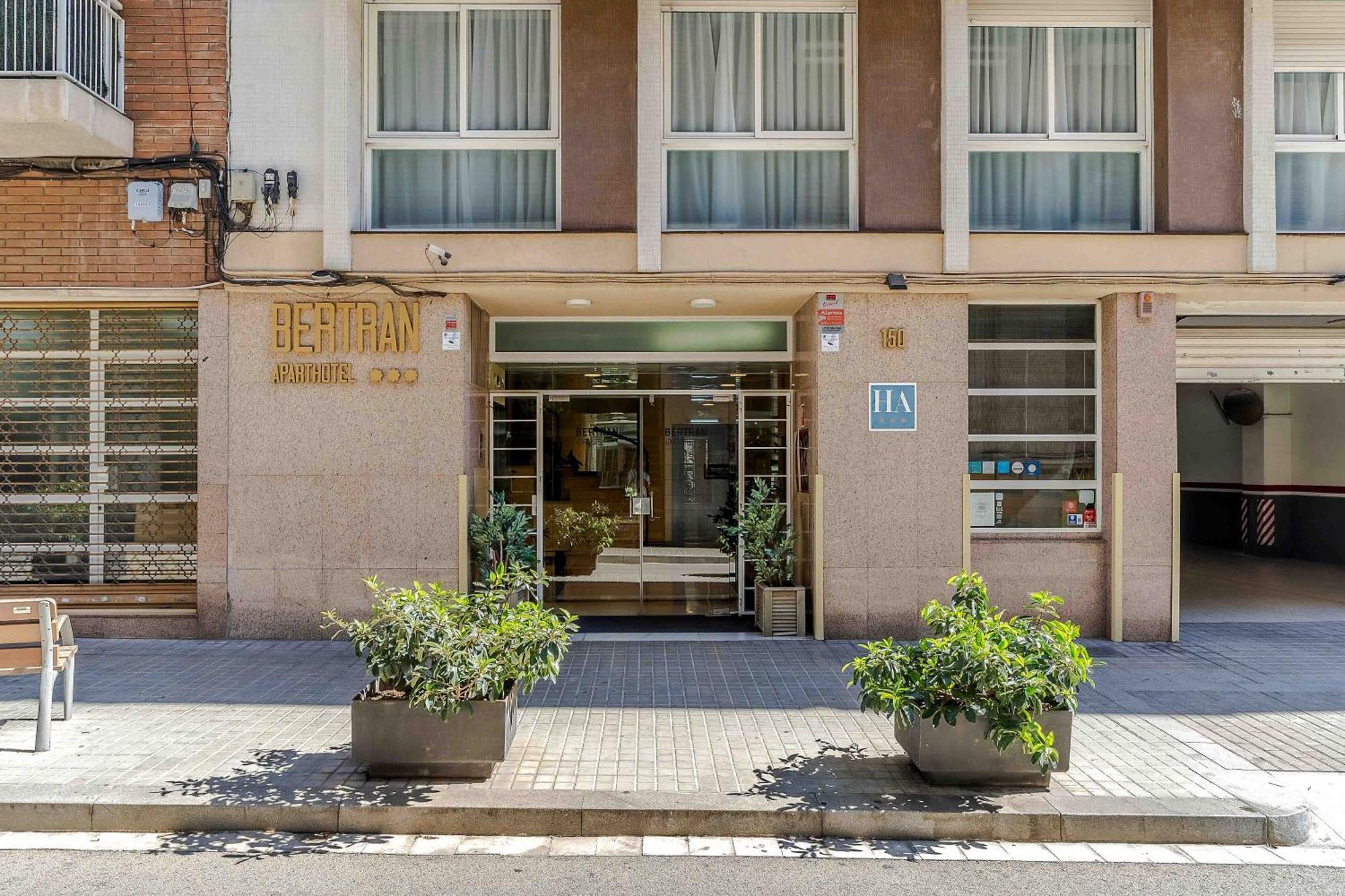 Aparthotel Bertran — Photos 3